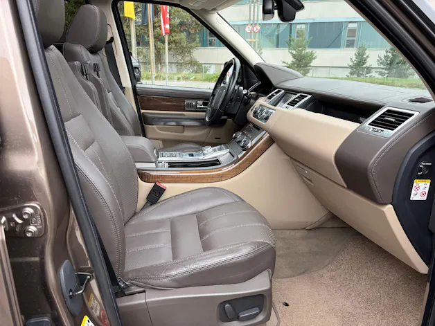 Land Rover Range Rover Sport 3.0 TDV6 HSE Automatic