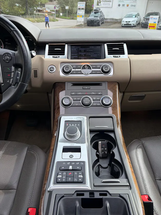 Land Rover Range Rover Sport 3.0 TDV6 HSE Automatic