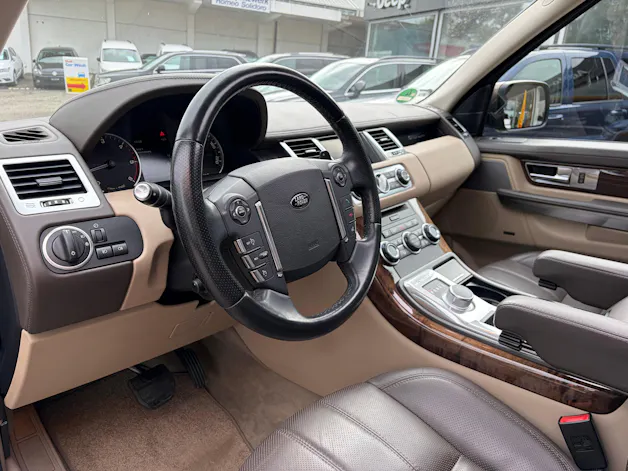 Land Rover Range Rover Sport 3.0 TDV6 HSE Automatic