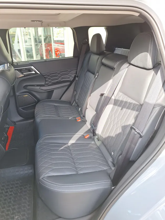 Mitsubishi Outlander PHEV Instyle KMU Helvetia