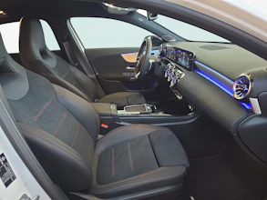 https://vehicle.imgix.net/4515152/feef6f05-f1f7-4130-a653-83b4274cf866.jpg