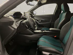PEUGEOT 2008 1.2 Hybrid 145 Envy