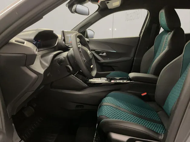 PEUGEOT 2008 1.2 Hybrid 145 Envy