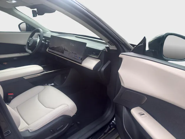MAZDA CX-6e Takumi