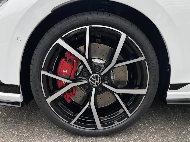 VW Golf VIII 2.0 TSI GTI Clubsport DSG*Rückfahrkamera*Navi*Harman Kardon*Head-Up*DCC*