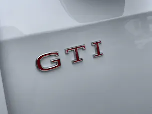VW Golf VIII 2.0 TSI GTI Clubsport DSG*Rückfahrkamera*Navi*Harman Kardon*Head-Up*DCC*