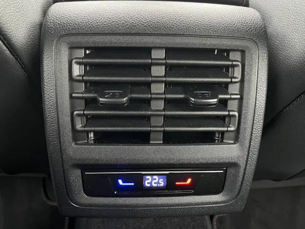 VW Golf VIII 2.0 TSI GTI Clubsport DSG*Rückfahrkamera*Navi*Harman Kardon*Head-Up*DCC*