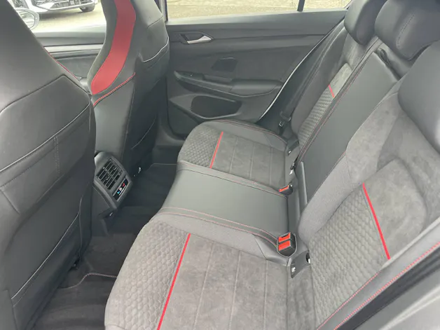 VW Golf VIII 2.0 TSI GTI Clubsport DSG*Rückfahrkamera*Navi*Harman Kardon*Head-Up*DCC*