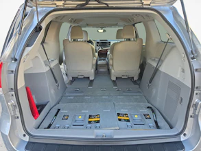 https://vehicle.imgix.net/4515338/3f6ceddf-1a98-4e27-b5e3-fea50c9e8128.jpg