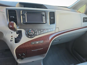 Fahrzeugbild TOYOTA Sienna 3.5 V6 AWD