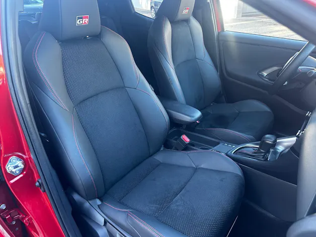 Toyota Yaris 1.5 VVT-i HSD GR Sport