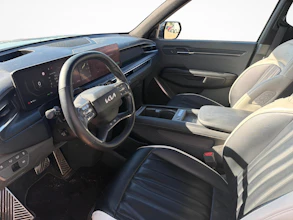 https://vehicle.imgix.net/4515423/ff0efecf-80e9-4457-9293-d9cd3a166c66.jpg