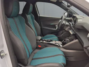 PEUGEOT 2008 1.2 Hybrid 145 Envy