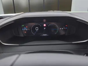 PEUGEOT 2008 1.2 Hybrid 145 Envy