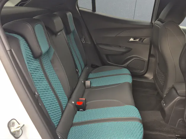 PEUGEOT 2008 1.2 Hybrid 145 Envy