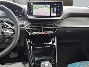 PEUGEOT 2008 1.2 Hybrid 145 Envy