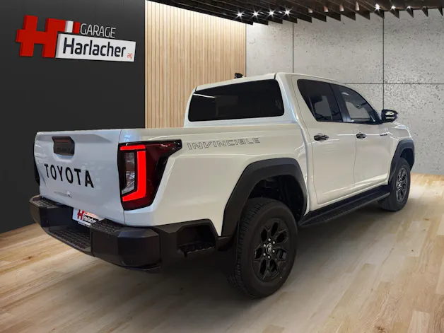 Toyota Hilux Double Cab.-Pick-up 2.8 D-4D MHEV 204 Invincible