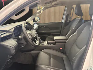 Toyota Hilux Double Cab.-Pick-up 2.8 D-4D MHEV 204 Invincible