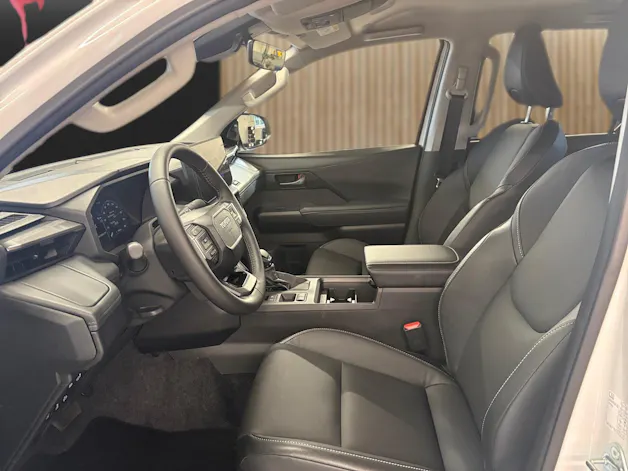 Toyota Hilux Double Cab.-Pick-up 2.8 D-4D MHEV 204 Invincible