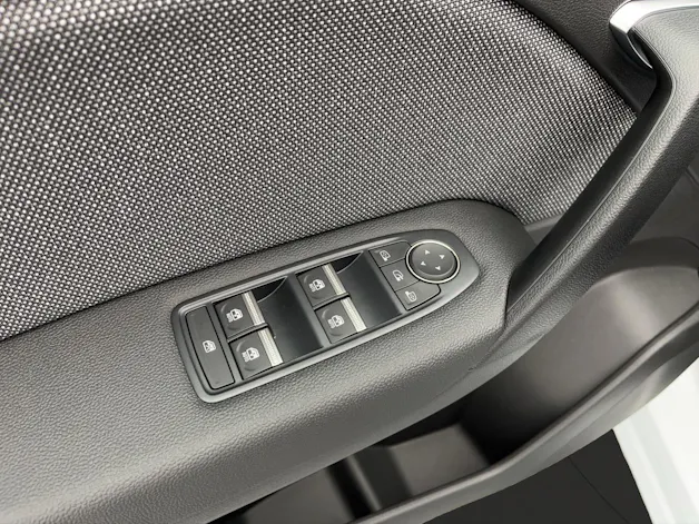 RENAULT Captur 1.8 E-Tech techno