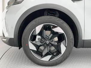 RENAULT Captur 1.8 E-Tech techno