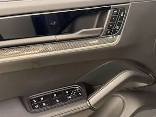 PORSCHE Cayenne Turbo E-Hybrid
