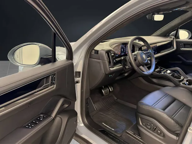 PORSCHE Cayenne Turbo E-Hybrid