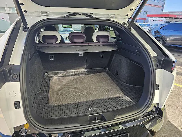 MAZDA CX-6e Takumi Plus