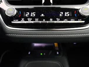 Toyota Corolla 2.0 HSD Trend +