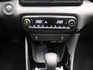 Toyota Yaris 1.5 VVT-i HSD Premium
