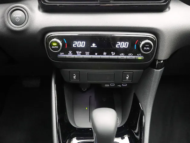 Toyota Yaris 1.5 VVT-i HSD Premium