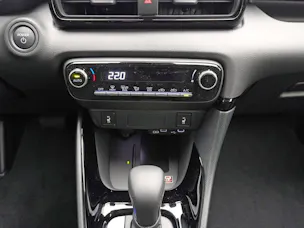 Toyota Yaris 1.5 VVT-i HSD Trend