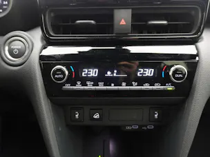 Toyota Yaris Cross 1.5 VVT-i HSD Premium AWD-i