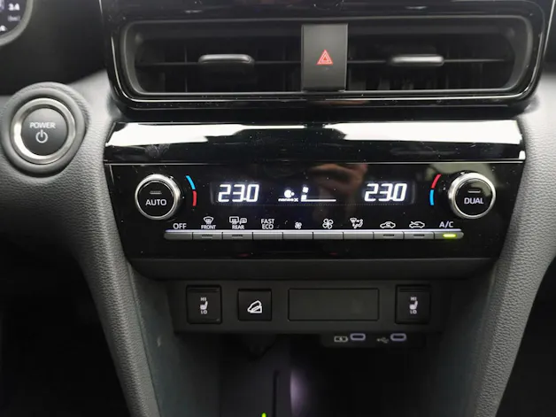 Toyota Yaris Cross 1.5 VVT-i HSD Premium AWD-i