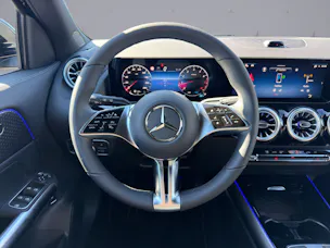 MERCEDES-BENZ GLA-Klasse H247 GLA 250 Swiss Star Progressive 4matic