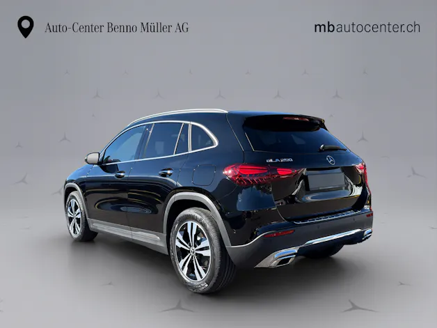 MERCEDES-BENZ GLA-Klasse H247 GLA 250 Swiss Star Progressive 4matic