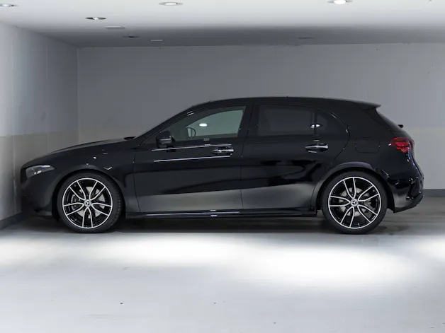 MERCEDES-BENZ A 220 d
