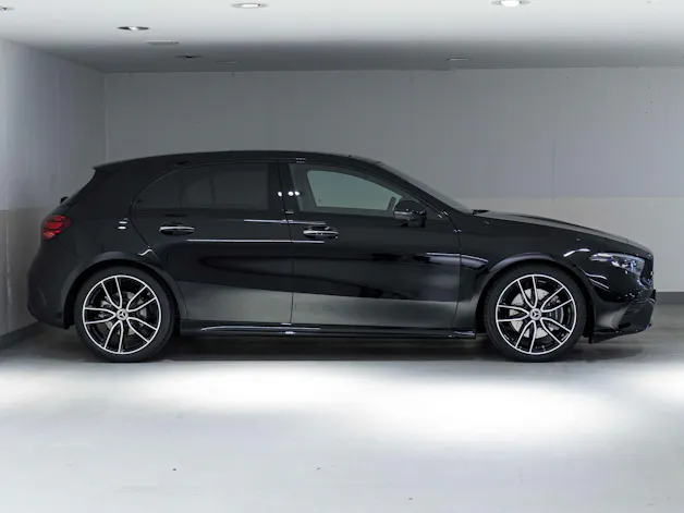 MERCEDES-BENZ A 220 d