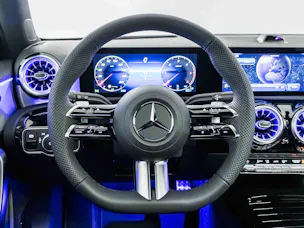MERCEDES-BENZ A 220 d