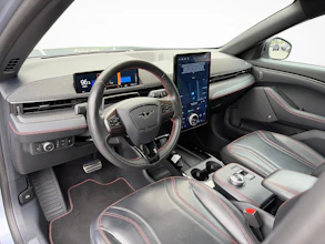 https://vehicle.imgix.net/4515782/eeabe70e-33c2-40fd-aba5-5777cf18aad8.jpg