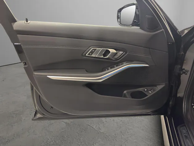 BMW 330e xDrive Touring