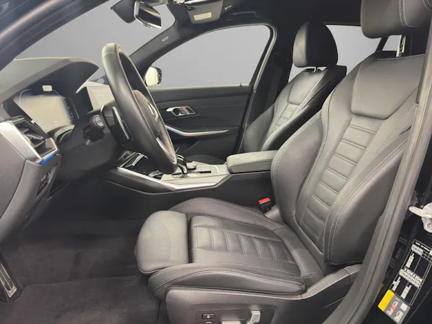 BMW 330e xDrive Touring