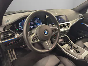 BMW 330e xDrive Touring