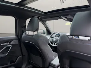 BMW X1 U11 20i sDrive paddles