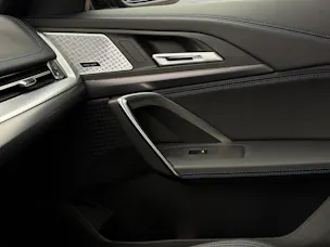 BMW X1 U11 20i sDrive paddles