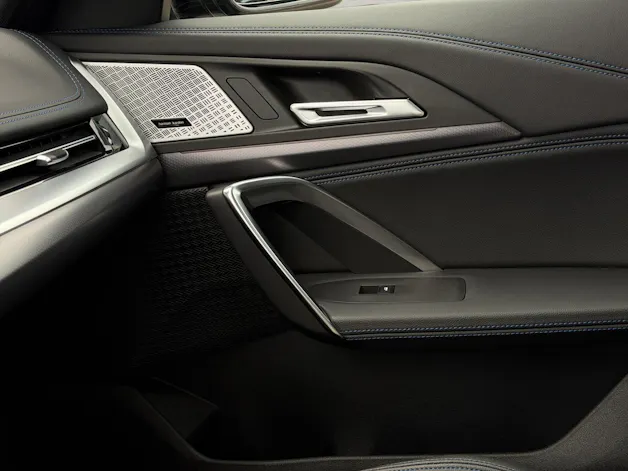 BMW X1 U11 20i sDrive paddles