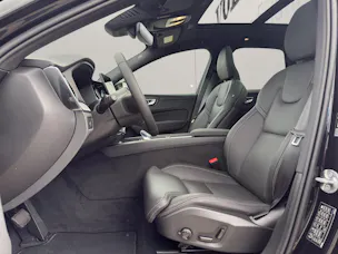 VOLVO XC60 2.0 B5 MH Ultra Dark AWD BLACK EDITION