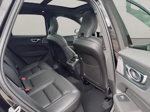 VOLVO XC60 2.0 B5 MH Ultra Dark AWD BLACK EDITION
