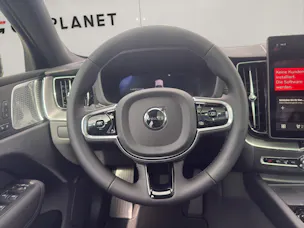 VOLVO XC60 2.0 B5 MH Ultra Dark AWD BLACK EDITION