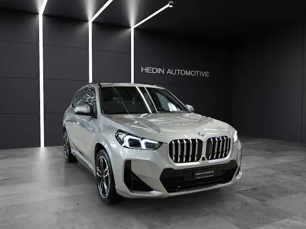 BMW X1 U11 23i xDrive paddles